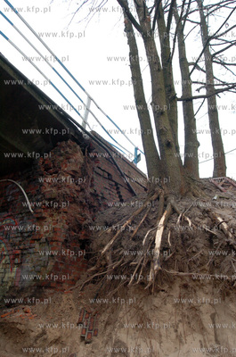 Ustka. Nieczynny jest wiadukt w Ustce w ciagu drogi...