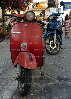 Italia pd. skuter Vespa legenda motoryzacji wloskiej....