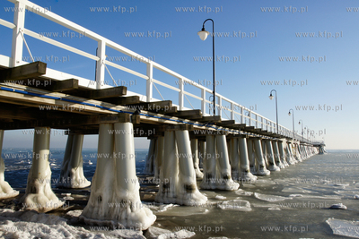 Mrozny poranek w Gdyni Orlowie. Nz. zamarzniete orlowskie...