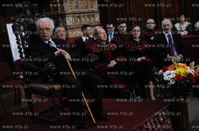 Gdansk. Dwor Artusa. Wreczenie Medali sw. Wojciecha...