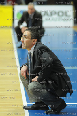 Hala Sportowo - Widowiskowa w Gdyni. Druzyna koszykarek...