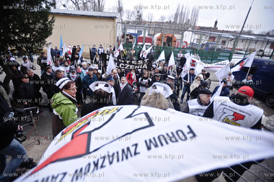 Protest milczenia pod siedziba gdanskiego NFZ pt. Kazdy...