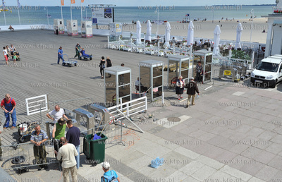 Molo w Sopocie. Montaz bramek elektronicznych, umozliwiajacych...