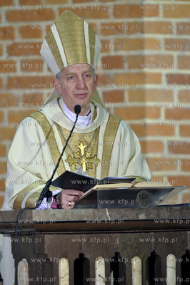 W uroczystooa Niepokalanego Poczecia NMP, w sobote...