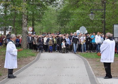 Tysiące pielgrzymów uczestniczyło w drodze krzyżowej...