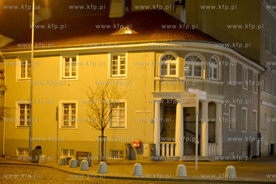 Gdynia. Centrum miasta wieczorowa pora. Nz. Kaplica...