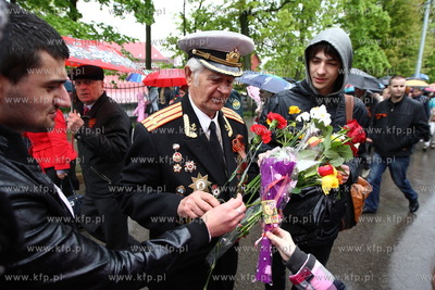 Kaliningrad , Rosja 09.05.2014 Parada na Placu Zwyciestwa...