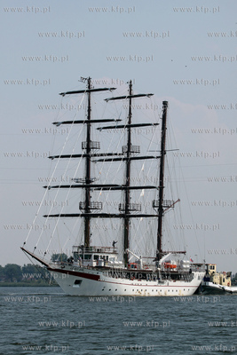 Zaglowiec szkolny Le Quy Don wybudowany w gdanskiej...