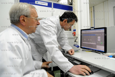 Tani sposob masowej produkcji grafenu - rewolucyjnego...