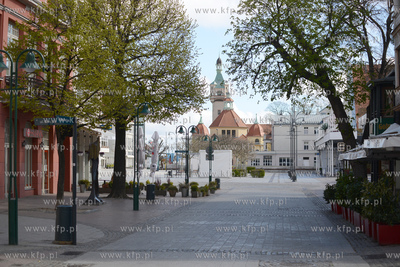 Sobota 25 kwietnia 2020 roku w Sopocie, godziny przedpołudniowe...