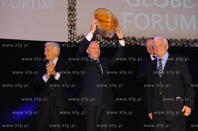 Gdansk, GLOBE FORUM 2009. Nz Pawel Olechnowicz - prezes...