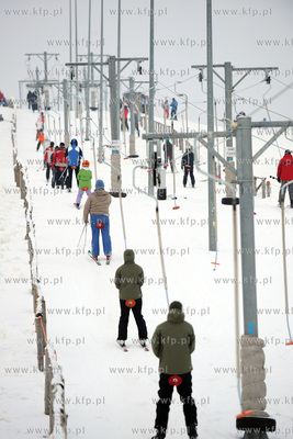 Stok narciarski z wyciagiem w Trzepowie na Kaszubach.
3.01.2010
fot....