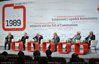 Obchody 20. rocznicy odzyskania wolnosci i upadku komunizmu....