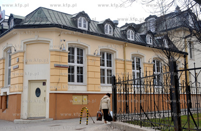 Teatr Miniatura na rogu al. Grunwaldzkiej i ul. Ignacego...