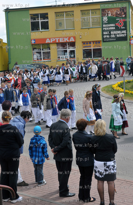 Obchody 800 lecia Zukowa. Mieszkancy miasta i goscie...