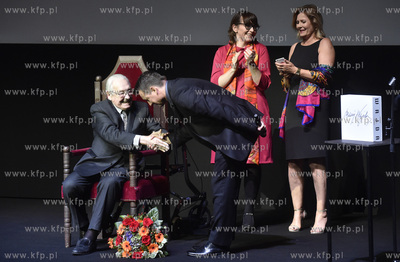 41. Festiwal Filmowy w Gdyni. Nz. Andrzej Wajda i Robert...