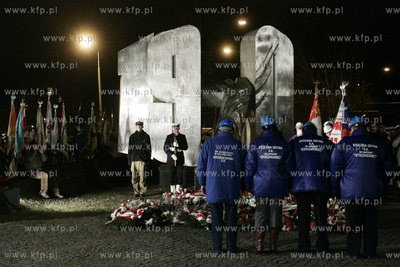 Gdynia. Pomnik Ofiar Grudnia 1970. Obchody rocznicowe...