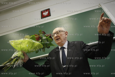 Uniwersytet Gdanski. Wydzial Prawa i Administracji....