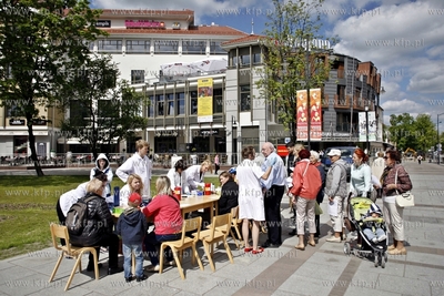 Plac Przyjaciół Sopotu. Wyscigi lozek szpitalnych.
18.05.2012
fot....