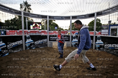 Gdansk. Mistrzostwa Europy w Pilce Noznej. Kibice przed...