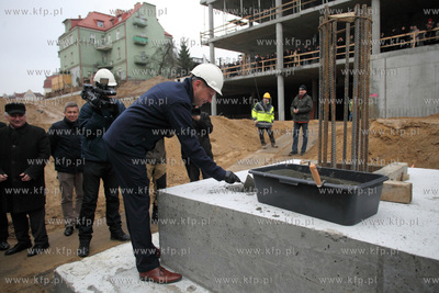 Uroczystosc wmurowania kamienia wegielnego pod budowe...