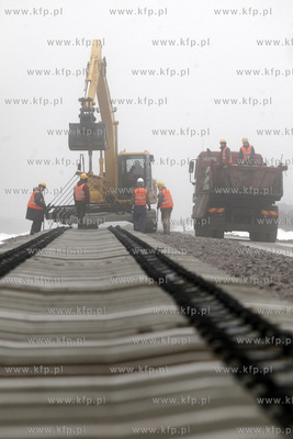 Ukladanie torow Pomorskiej Koleii Metropolitalnej na...