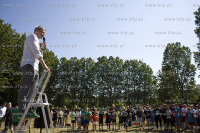Gdansk Zaspa. Pilkarski turniej dzikich druzyn Do przerwy...