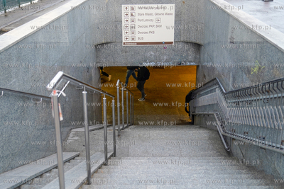 Po przerwie ponownie zostały otwarte wejcia na przystanki...