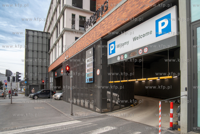 Wjazd na parking do Forum Gdańsk. 05.03.2025 fot....