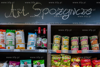 Gdańsk. Sklep spożywczy "Dobry Sklep" przy ulicy...