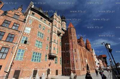 Gdansk. Gotycka Brama Mariacka II pol XV odbudowana...