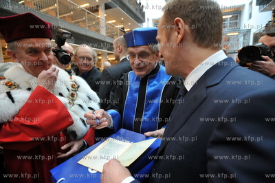 Obchody 40-lecia Uniwersytetu Gdanskiego. n/z prof....