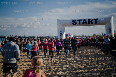 Gdansk. Plaza w Brzeznie. Gdansk Biega 2012.
04.11.2012
fot....