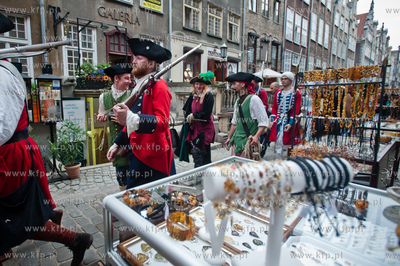 Gdansk. Zlot Zaglowcow Baltic Sail Gdansk 2013. Przemarsz...