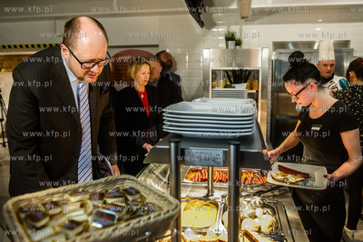 Gdańsk. Urząd Miasta. Otwarcie Baru Centrala, prowadzonego...