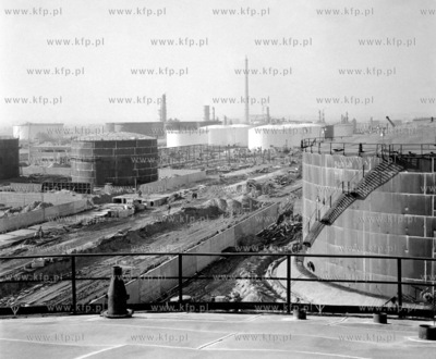 Budowa Rafinerii Gdanskiej. 18.03.1975 2luty75_z.kosycarz_p18...