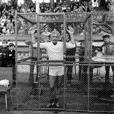 Mecz towarzyski Dziennikarze kontra Aktorzy na stadionie...