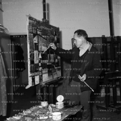 Malarz w swojej pracowni. (lata60).
1965
0002314z
Fot....