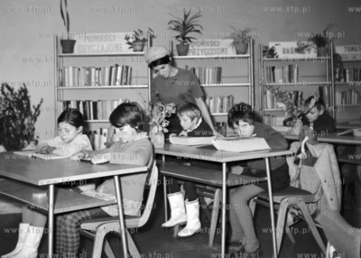 Zajęcia szkolne w szkola podstawowej. 
11.1969
1listopad69_z.kosycarz_p10
Fot....