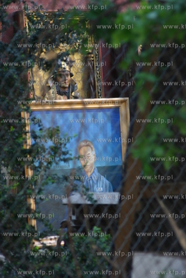 Zabytki wyniesione z plonacego kosciola sw Katarzyny.
22.05.2006
Fot....