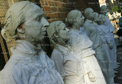 X Miedzynarodowy Festiwal Teatrow Plenerowych i Ulicznych...