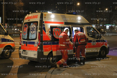 Warszawa. Pieszy po wtargnieciu na jednie zostal potracony...