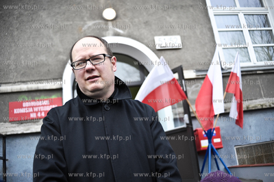 Wybory samorzadowe 2010. Lokal wyborczy  w budynku...