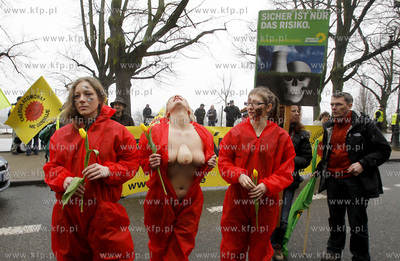 Przed szczecinskim Urzedem Wojewodzkim odbyla się...