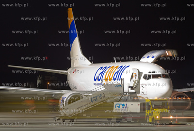 Zwieksza sie ruch i wielkosc przesylek cargo na gdanskim...