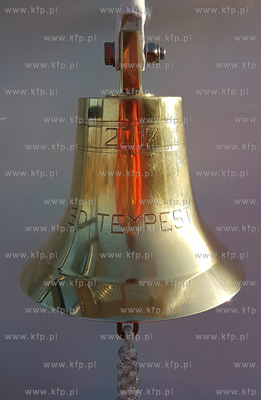 SD Tempest, holownik typu RotorTug z trzema pędnikami...