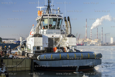 SD Tempest, holownik typu RotorTug z trzema pędnikami...