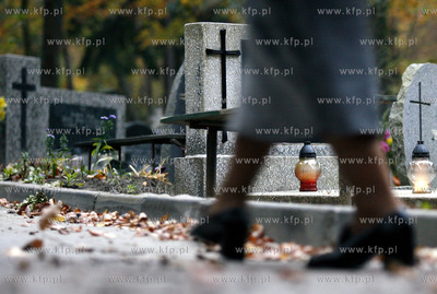 Gdynia, cmentarz na Witominie.
26.10.2006
fot. Wojciech...