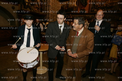 Gdansk. Obchody 80 urodzin Guntera Grassa. W Dworze...