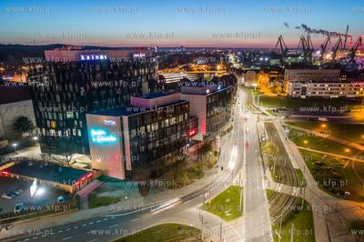 Gdańsk, Nowoczesny biurowiec Tryton, na ul. Jana z...